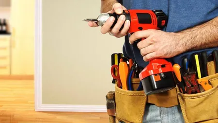 STUDIU: Doi din trei români îşi repară singuri lucrurile în casă, cu ajutoru videoclipurilor de pe Youtube