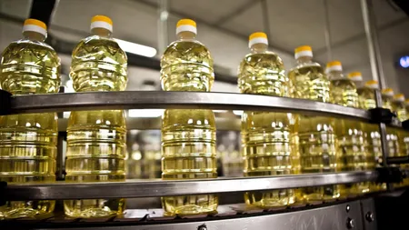 De unde poţi cumpăra cel mai ieftin ulei Floriol. Cât costă un litru în diferite locuri din România