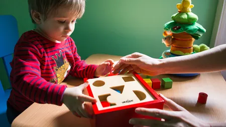 Noi ajutoare financiare pentru familiile cu copii. Gabriela Firea: Autismul poate să apară în orice familie, indiferent de rasă, etnie, zonă geografică, nivel de educație