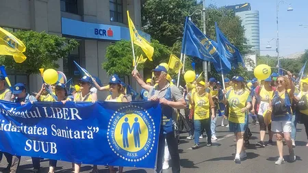 Cadrele medicale ies în stradă în timpul învestirii noului Guvern. Amenințări cu greva generală „Munca în plus este plătită prost”