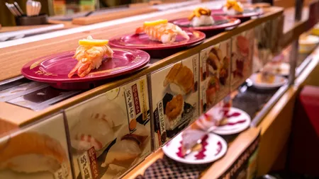 Gestul unui student care îl costă 480.000 de dolari. Restaurantul a suferit o scădere dramatică după ce imaginile cu băiatul au devenit virale