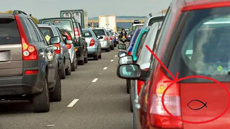 Ce înseamnă acest simbol, lipit pe mașinile din România?