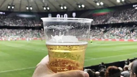 FRF dorește consumul de bere pe stadioanele din România: Reprezintă un element de modernitate