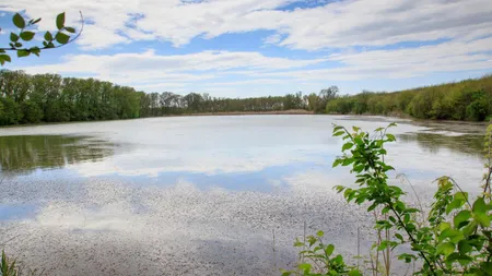 Locul din România care seamănă cu litoralul. Turiștii se înghesuie să-l viziteze. Prețurile sunt mult mai mici