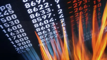 Bursele europene au scăzut cu 2%, după retrogradarea ratingului de ţară al SUA de Fitch Ratings