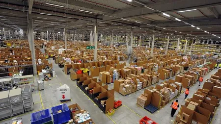 Compania care angajează 250.000 de oameni de sărbători. Mărește salariile și oferă bonusuri consistente