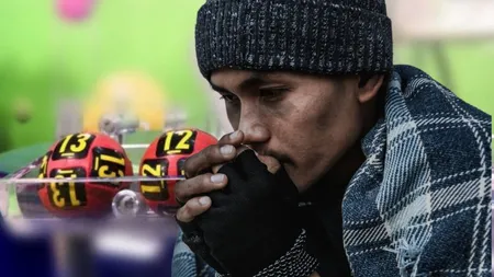 Un om al străzii a câștigat la Loto, dar nu poate ridica banii. Oamenii cer ajutorul autorităților