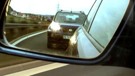 Poliţia a început să vâneze şoferii agresivi. Amenzi uriaşe pentru flash-uri în trafic