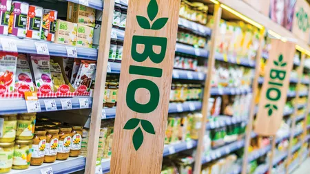 Micii producători, afectați de creșterea TVA-ului la produsele bio: Noi ţinem acelaşi preţ de şase ani tocmai pentru a vinde