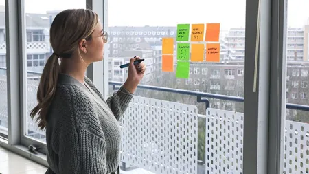 Avalanşă de CV-uri pe final de an. Românii au aplicat la câte 9 joburi, în luna octombrie