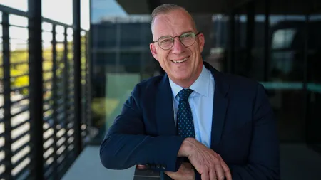 Michael Spence, profesor emerit de economie: „Generația Baby Boom de după 1945 a ajuns la vârsta pensionării și părăsește forța de muncă, dar continuă să consume.”