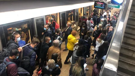 Program special la metrou în minivacanţa de 1 Decembrie. Trenuri suplimentare pentru participanţii la ceremoniile organizate de Ziua Naţională