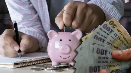 1,1 miliarde de lei au fost adăugați lunar la fondurile de pensii Pilon II în 2023! În ce au investit administratorii