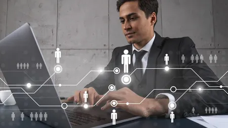 Jobul de quality analyst cu o limbă străină a cucerit românii pe final de 2023. Cum te poți angaja pe bani frumoși