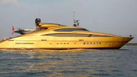 Iaht acoperit în aur, în valoare de 4,2 miliarde de lei! Cum arată cel mai scump și luxos iaht din lume!
