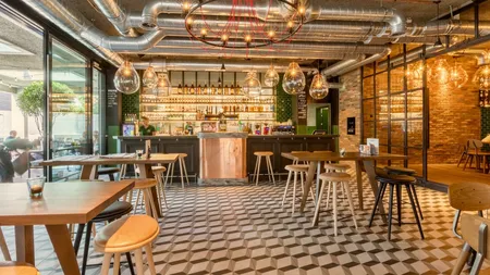 Iluminarea spațiilor comerciale. Trenduri din care să te inspiri