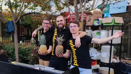 Trei tineri au dat lovitura cu o afacere care a ajuns până în Silicon Valley. Ce este Pineapple Square, start-up-ul care va revoluționa HoReCa
