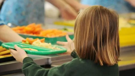 Este oficial! Guvernul a aprobat programul Masă Sănătoasă, de care vor beneficia peste 420.000 de elevi