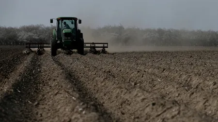 Revoluția digitală în agricultură. Care este aplicația de top pentru Monitorizarea și Gestionarea Terenurilor Agricole