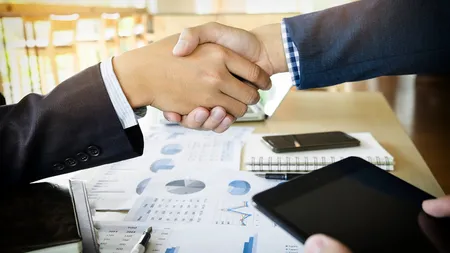 În doar 20 de ani, din cele peste 40 de bănci din România au mai rămas doar 30. Experții cred în curând ar putea avea loc o nouă tranzacție de proporții