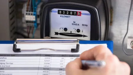 Facturi mai mici la gaze şi curent. Cine sunt românii norocoşi care vor plăti mai puţin