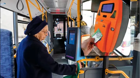Vești proaste pentru 2.500 de pensionari. Din cauza indexării pensiilor cu 13,8%, nu mai primesc gratuitate la transportul public în comun