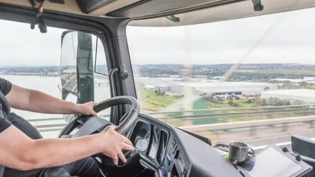 Doi soți români, șoferi pe camion în străinătate, vor să se întoarcă în țară pentru a investi banii câștigați