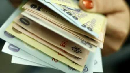 Bugetarii beneficiază deja de primele creșteri ale veniturilor. Cu cât le-a crescut salariul angajaților la stat și ce măriri mai așteaptă