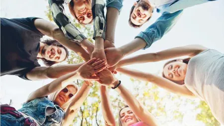 Ce drepturi dobândesc românii ajunși la vârsta majoratului. Părinții copiilor de 18 ani trebuie să știe noua lege