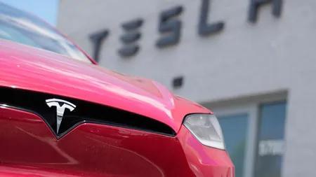 Acțiunile Tesla și Li Auto au scăzut luni cu 3%, respectiv 8%, în urma anunțului ieftinirii automobilelor electrice