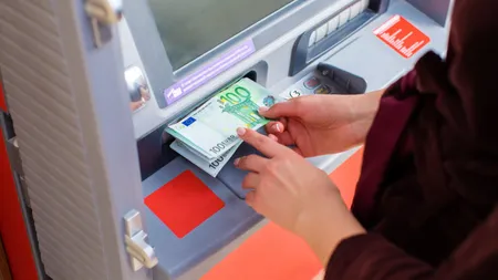 Dispar bancomatele. Locul în care retragerile de numerar ajung istorie!