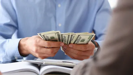 Jobul de vis: cum să câştigi 100.000 de dolari pe an! Este ca o vacanţă permanentă, fără pic de stres!