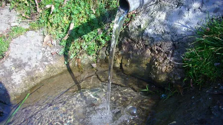 Izvorul cu „apă vie” din România. Legenda spune că ajută la creșterea în înălțime