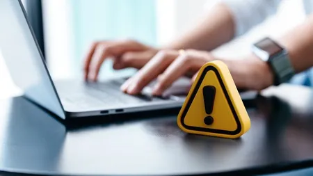 O nouă escrocherie în sezonul concediilor. Turiștii, victimele țepelor când caută cele mai ieftine oferte pentru vacanță