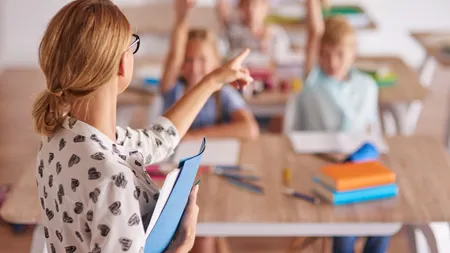 Evaluarea elevilor se schimbă în 2025. Sunt prevăzute sancțiuni drastice. Iată legea