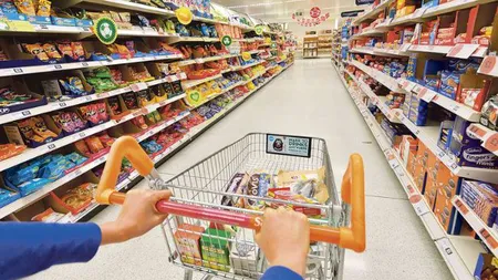 STUDIU: Românii au făcut cumpărături de 58,5 miliarde de lei în prima jumătate a anului. Cei mai mulți bani au fost cheltuiți pe mâncare