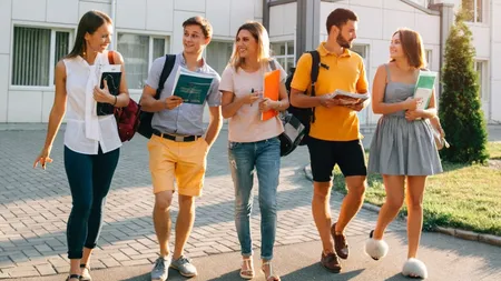 Prime pentru tineri și subvenții pentru mame, criticate ca fiind populiste