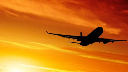 Călătoriile cu avionul s-ar putea scumpi cu peste 100 de euro! Unde ar urma să se aplice majorarea