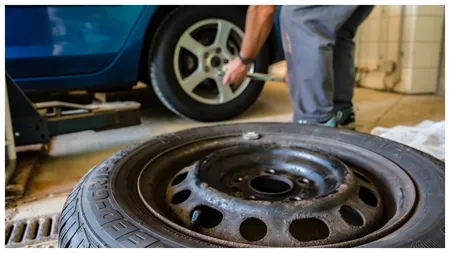 Cât costă montarea anvelopelor de iarnă la service-urile auto. Tot mai mulți șoferi încep să facă această schimbare