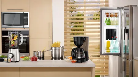 Aparatul electrocasnic care consumă cât 330 de becuri aprinse simultan. Sfaturile oferite de specialiști