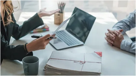 Tot mai mulţi români au două joburi pentru a gestiona banii în 2024. Ce prevede Codul Muncii