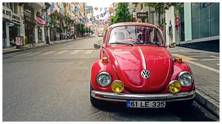 Regula de trei metri la parcare, care îi scapă pe toți șoferii de amenzi. Dacă nu o respectă, primesc sancțiuni considerabile