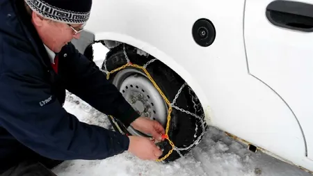 Cod rutier 2025. Șase reguli pe care conducătorii auto trebuie să le respecte înainte de a porni la drum pe timp de iarnă