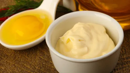 Cum prepari maioneza în doar două minute. Secretul ca să îi dai un gust delicios