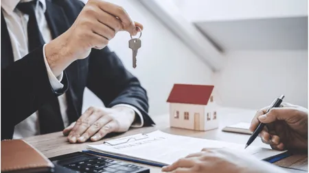 Ce se întâmplă cu ratele de la 1 ianuarie 2025. Vești bune pentru români