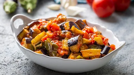 Rețetă de tocăniță turcească de post. Aromele orientale îți vor purta papilele gustative într-un carusel gastronomic