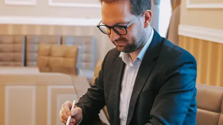 Dominic Fritz anunţă posibile restructurări în Primăria Timișoara. „Sunt și oameni care n-au ce căuta acolo, care sunt prea comozi și stau pe un salariu bun plătit din bani publici”