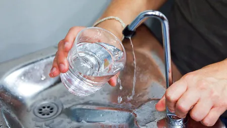 România, țara din Europa cu unul dintre cele mai mici tarife la apă potabilă. Județele în care românii plătesc cel mai mult