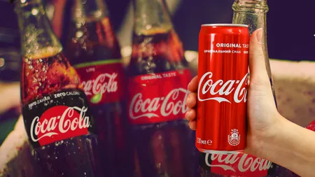 Revenirea neașteptată a Coca-Cola care a cucerit România la începutul anilor 2000. Se întoarce pe rafturi!
