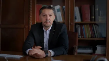 Cum vor arăta manualele elevilor din România. Ministrul Educației, Daniel David: O mare componentă trebuie să fie în varianta electronică